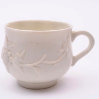 a saint cloud porcelain cup circa 1740 (fs17/130)